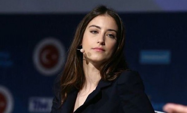 Hazal Kaya Kimdir? Hazal Kaya Kaç Yaşında?